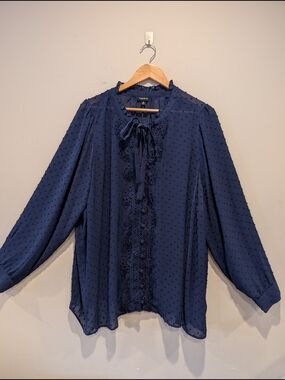 Torrid Women's Blue Tie-Neck Swiss Dot Blouse Sz 3 Spring Brunch Office Sweet Pr